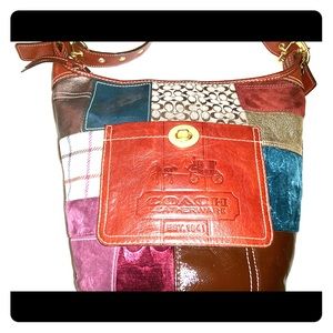 ⛄️FLASH SALE🎄Holiday Patchwork Coach Duffle